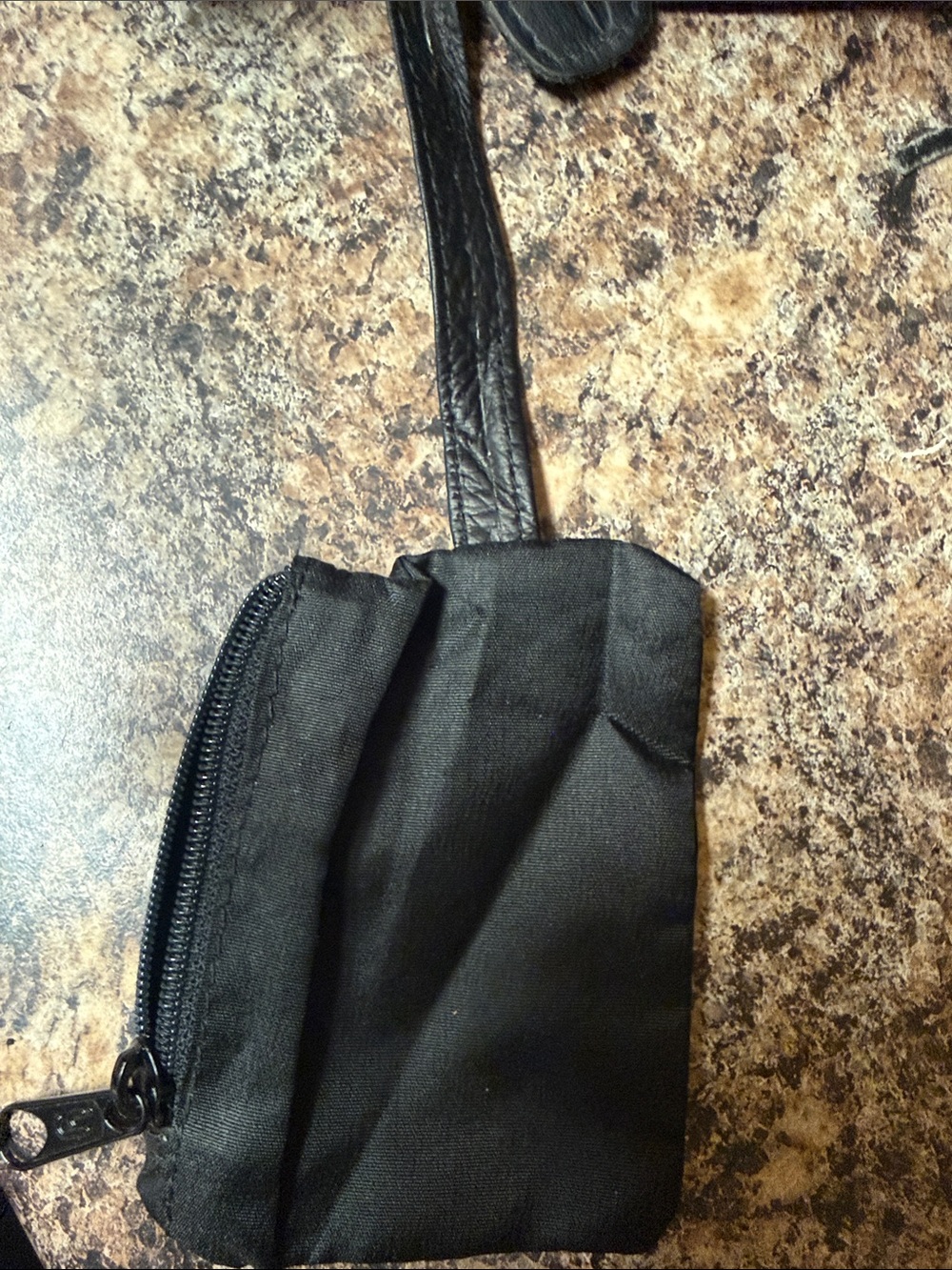 Classic Black Leather Crossbody Bag - Sleek Everyday Carry - Picture 9 of 12
